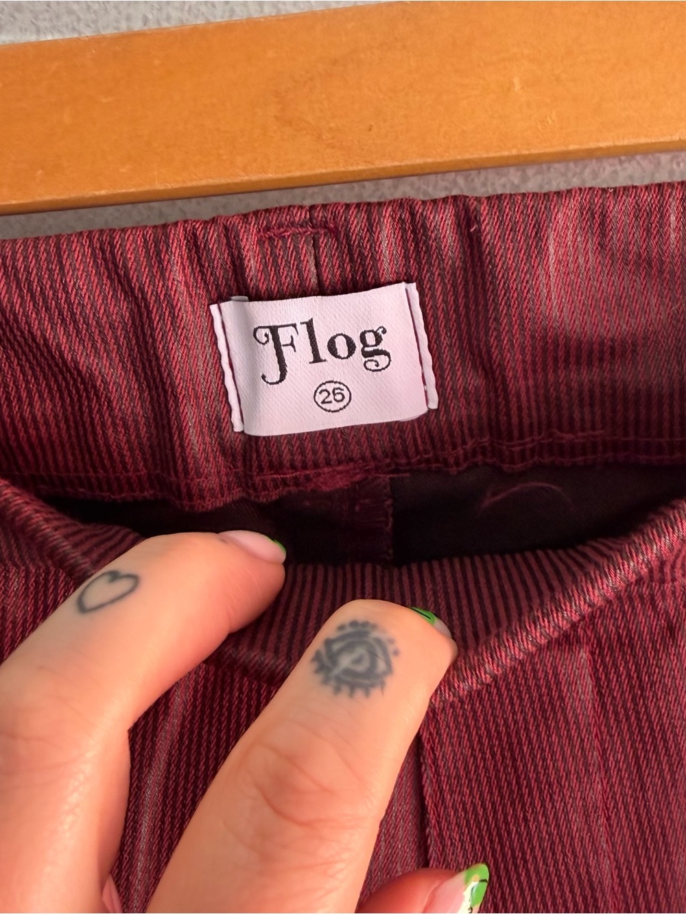 Bevy Flog red slim pants - Picture 3 of 6